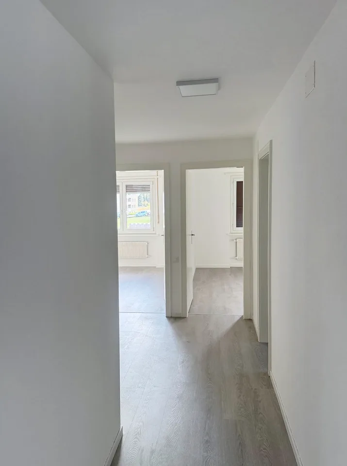 Appartamento luminoso 3.5 locali con balcone a Pieterlen – foto 4 di 9