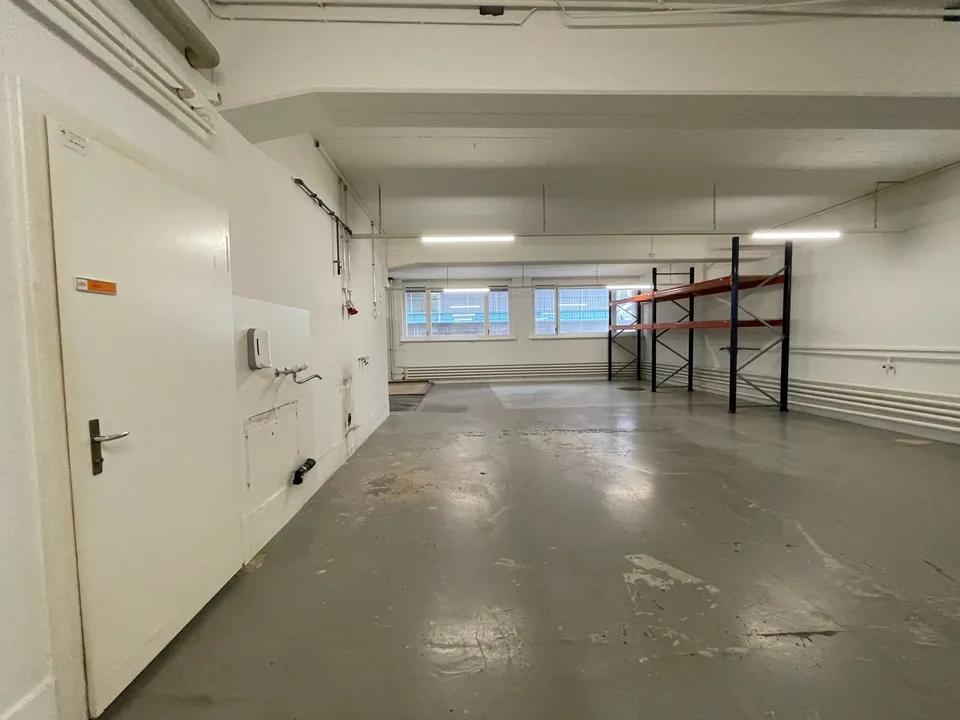 Workshop and storage space with delivery in walking distance to the train station – photo 5 of 13