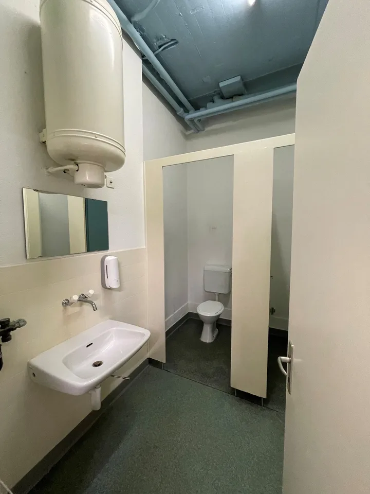 Workshop and storage space with delivery in walking distance to the train station – photo 10 of 13