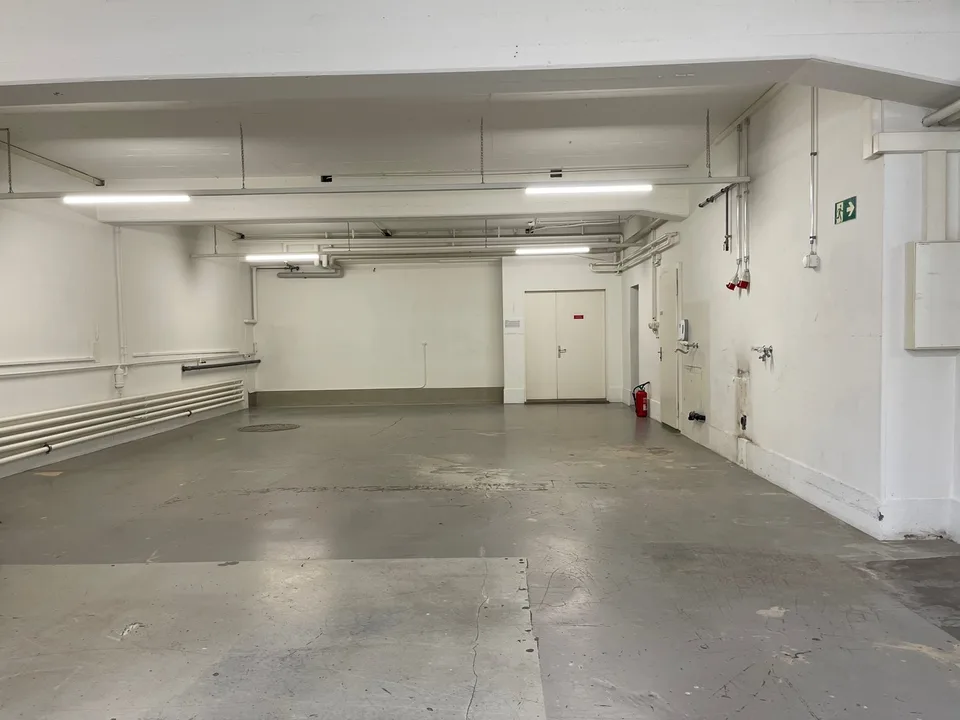 Workshop and storage space with delivery in walking distance to the train station – photo 4 of 13