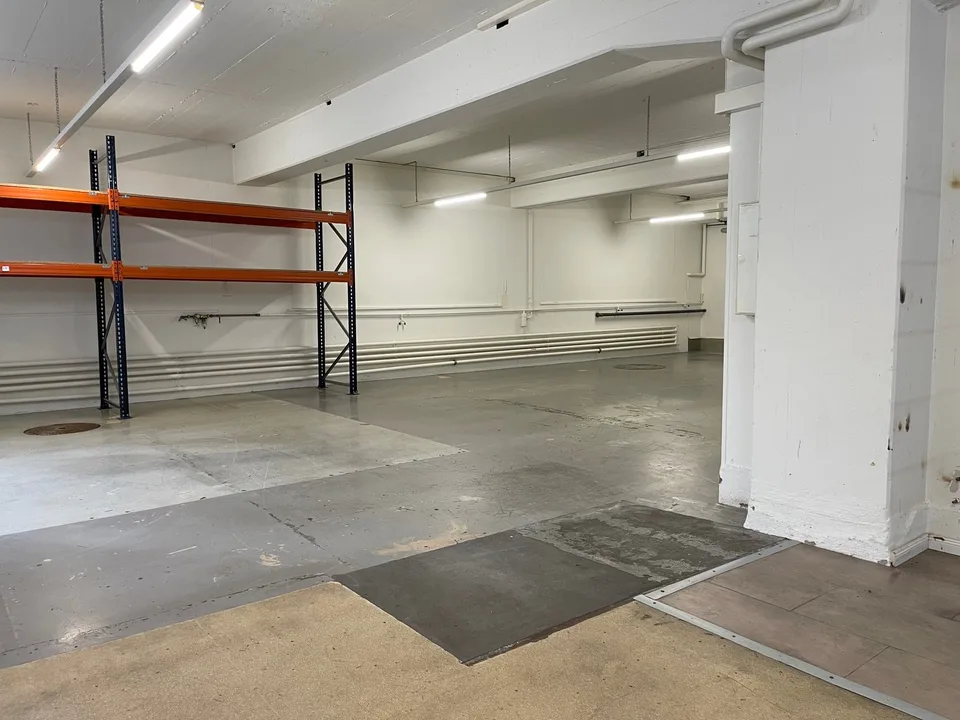 Workshop and storage space with delivery in walking distance to the train station – photo 8 of 13