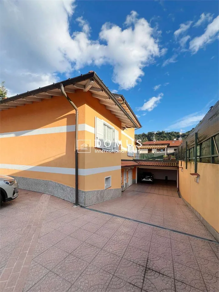 Villa indépendante avec jardin, taverne et garage à Lavena Ponte Tresa – photo 11 sur 13