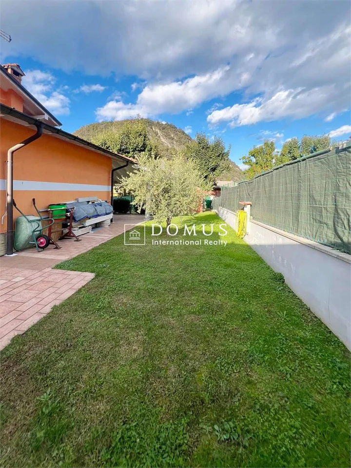 Villa indépendante avec jardin, taverne et garage à Lavena Ponte Tresa – photo 13 sur 13