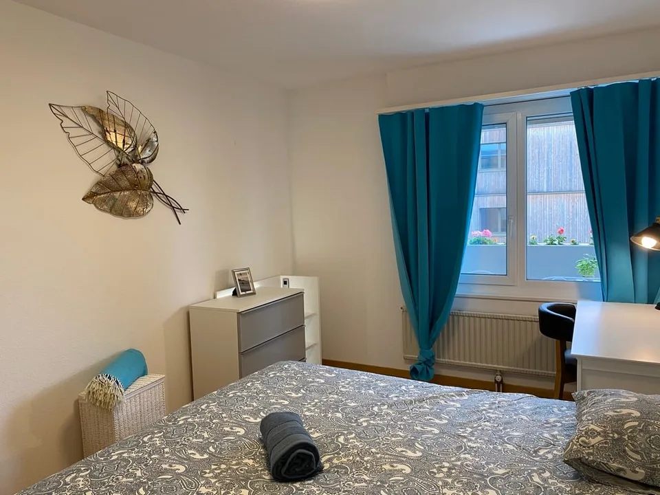 💎 Appartement élégant meublé de 4,5 pièces avec un beau balcon à Seebach – photo 11 sur 30