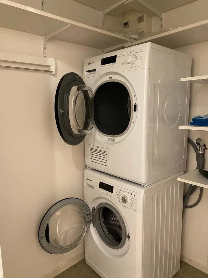 💎 Appartement élégant meublé de 4,5 pièces avec un beau balcon à Seebach – photo 25 sur 30