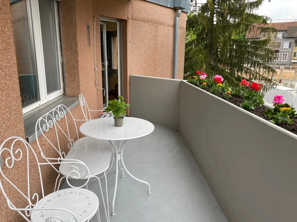 💎 Appartement élégant meublé de 4,5 pièces avec un beau balcon à Seebach – photo 26 sur 30