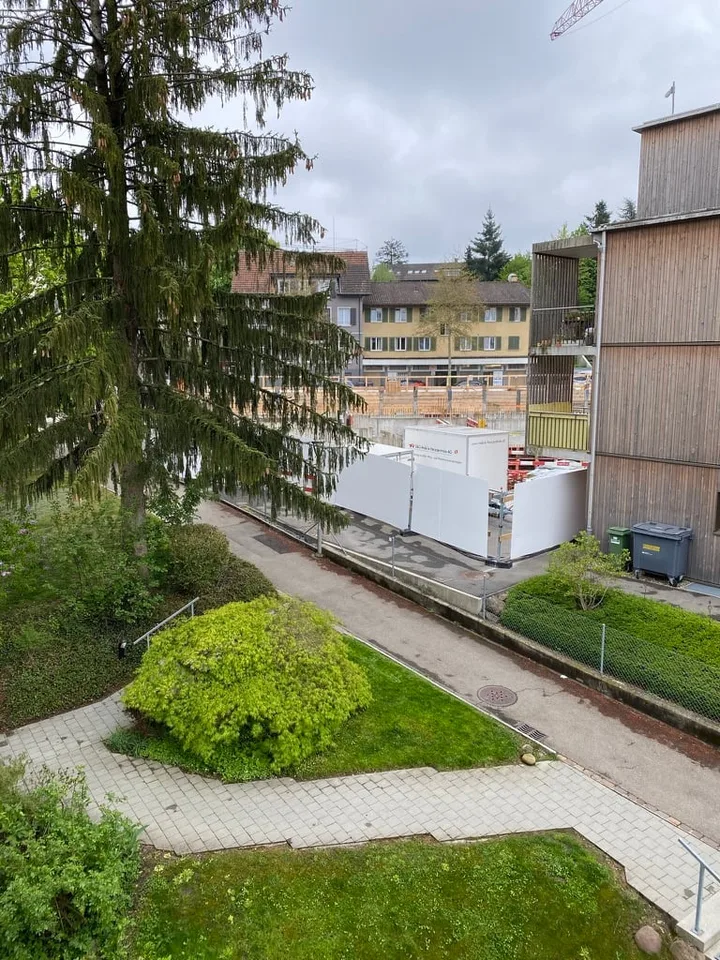 💎 Appartement élégant meublé de 4,5 pièces avec un beau balcon à Seebach – photo 30 sur 30