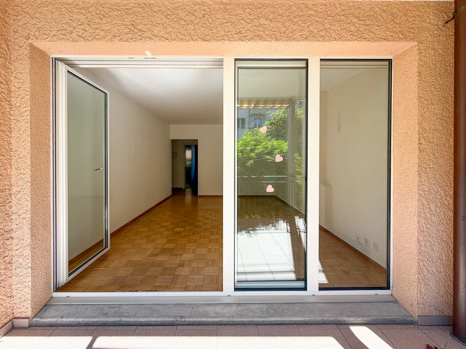 Casa con balcone e giardino – foto 3 di 23