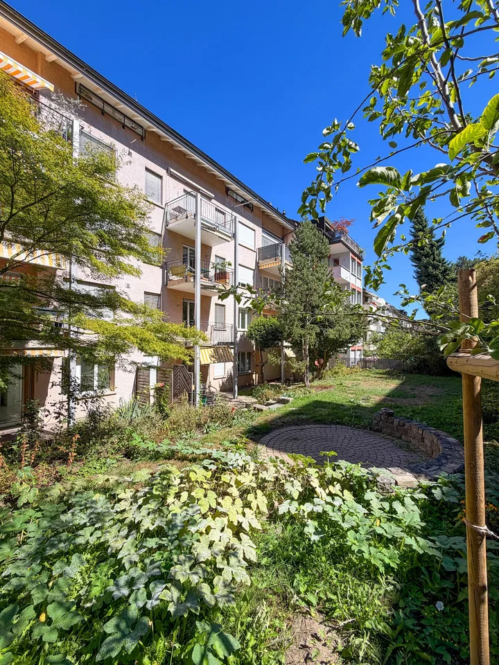 Casa con balcone e giardino – foto 18 di 23