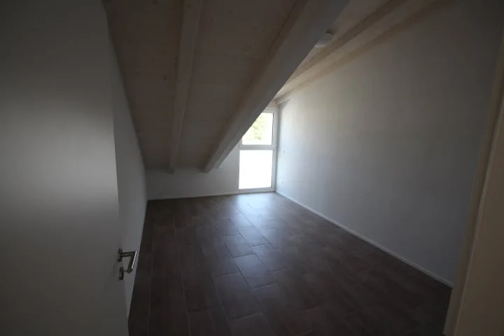 Appartement 3.5 pièces avec balcon et tour de buanderie privée – photo 8 sur 23