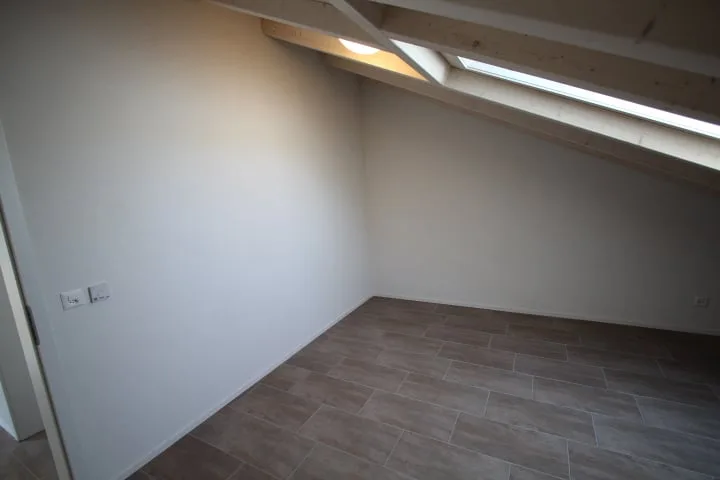 Appartement 3.5 pièces avec balcon et tour de buanderie privée – photo 7 sur 23