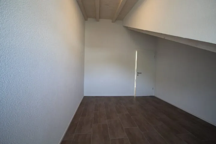 Appartement 3.5 pièces avec balcon et tour de buanderie privée – photo 10 sur 23