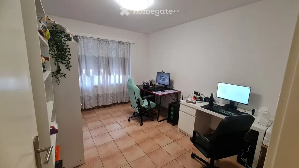 Arbedo 3½ Zimmer im 4. Stock - Waschmaschine/Trockner privat – Foto 3 von 5