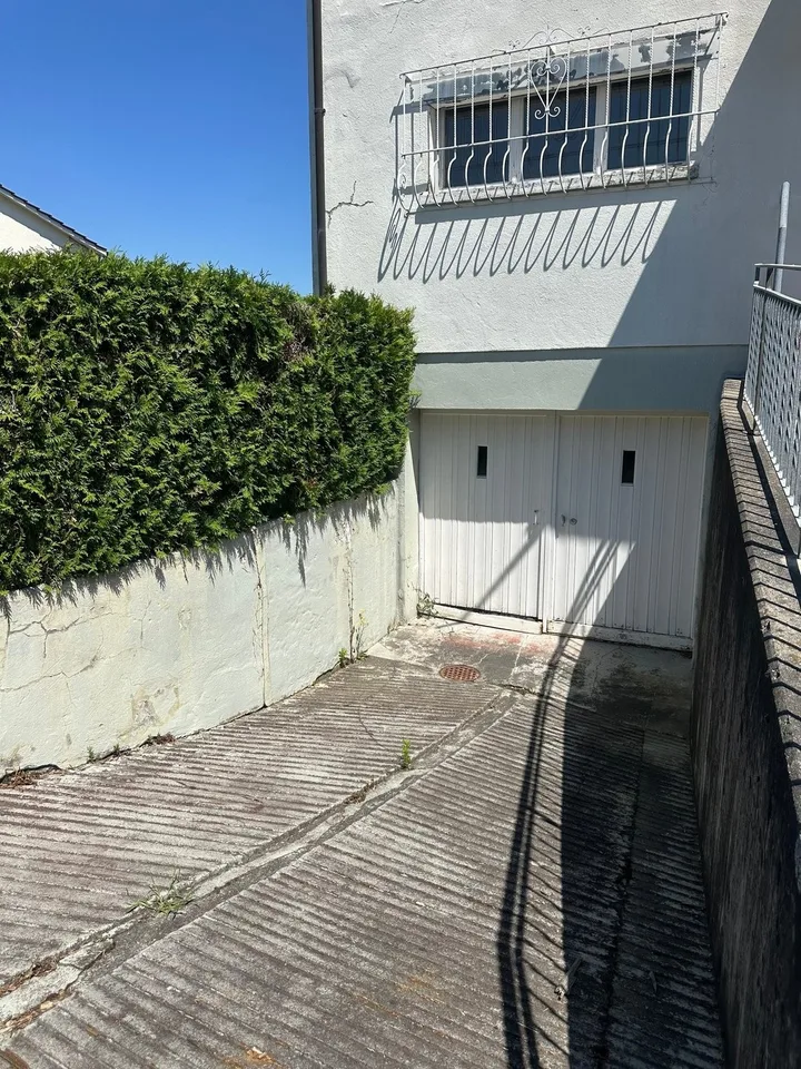 Casa Doppia Familiare a Hofstetten-Flüh - Oggetto di Ristrutturazione in una Buona Posizione – foto 12 di 13