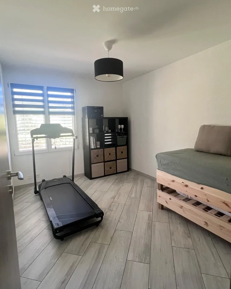 Wohnung 3,5 Zimmer mit großer Terrasse und Garten – Foto 4 von 5