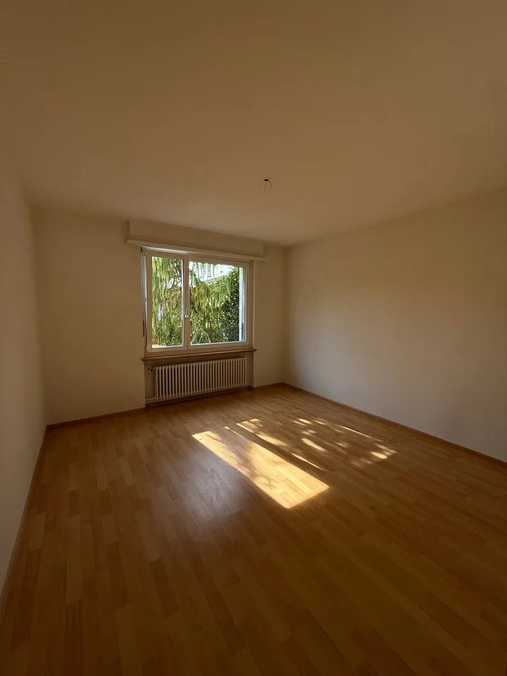 Helle 4-Zimmer-Wohnung mit Balkon in Pratteln – Foto 6 von 13
