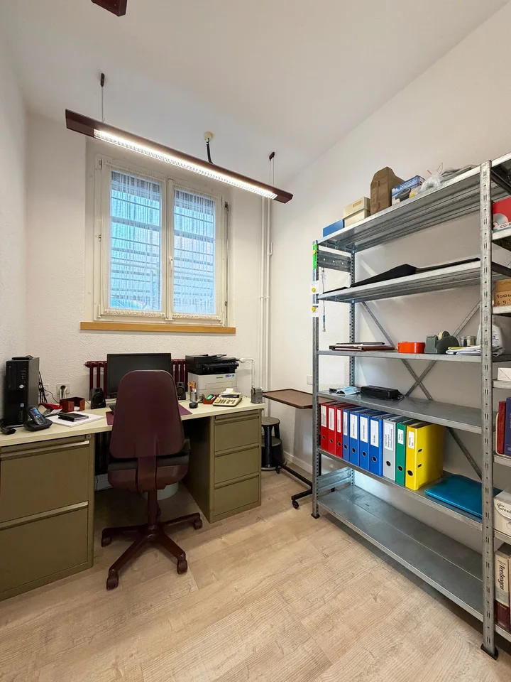 Local Commercial / Atelier au Centre de Niederscherli – photo 8 sur 20