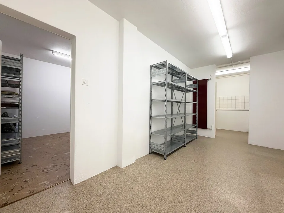Local Commercial / Atelier au Centre de Niederscherli – photo 9 sur 20