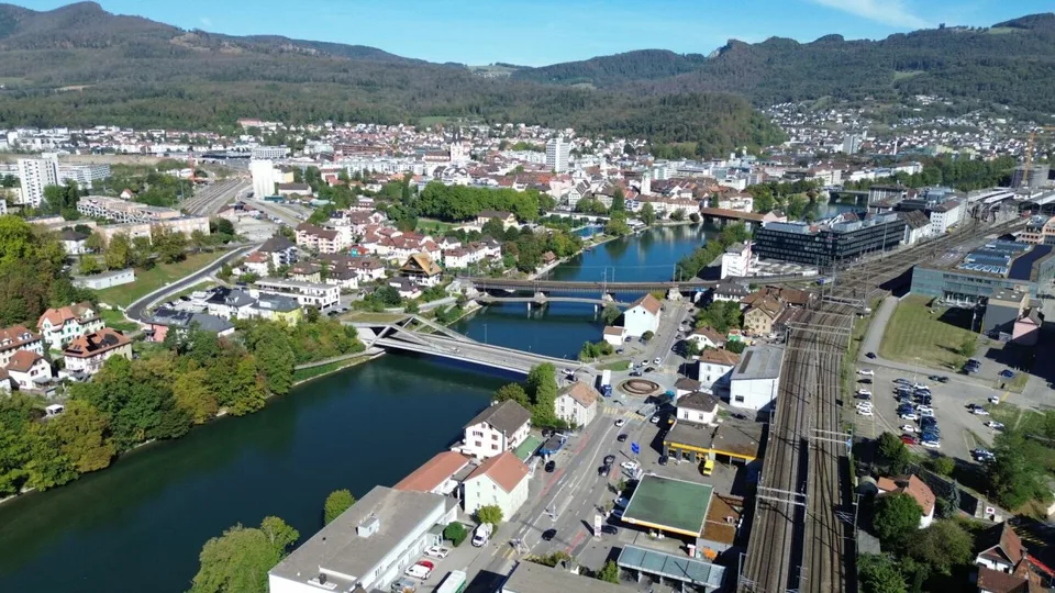 Rare opportunité pour les créatifs : Belle maison de ville à Olten au meilleur emplacement avec jardin privé à rénover et reconstruire. – photo 3 sur 3