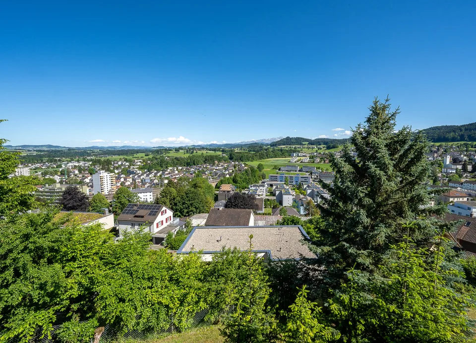 Privileged location with a far-reaching view – 1,512 m² exclusive building land in Oberuzwil – photo 3 of 5