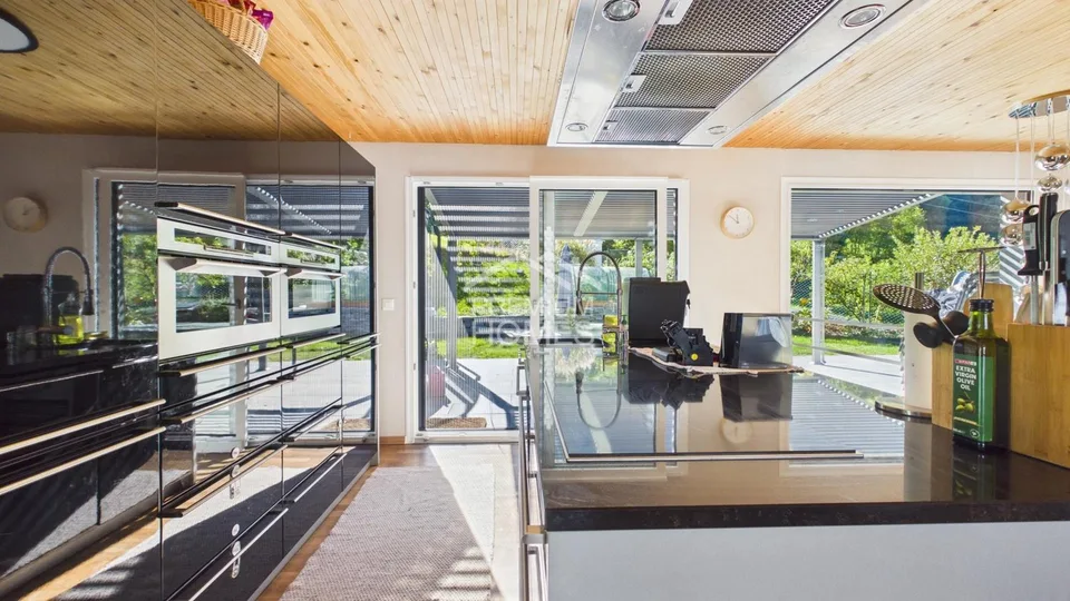 A piece of paradise with panoramic views – photo 10 of 13