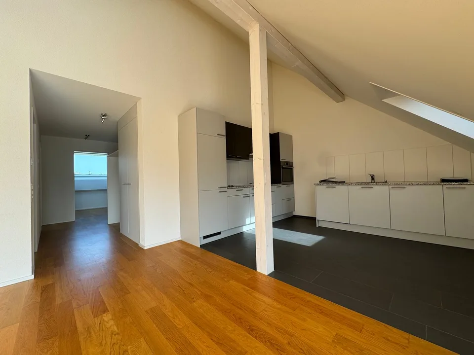 Charmante 4.5-Zimmer-Dachwohnung in Berg TG – Modern, ruhig und familienfreundlich – Foto 4 von 19