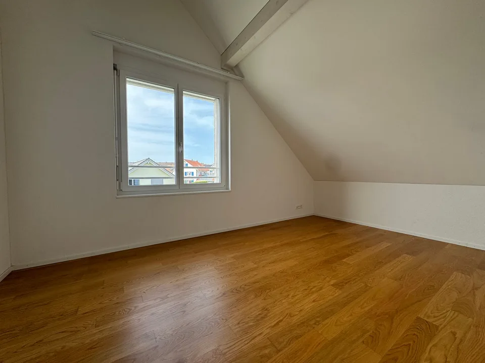 Charmante 4.5-Zimmer-Dachwohnung in Berg TG – Modern, ruhig und familienfreundlich – Foto 12 von 19