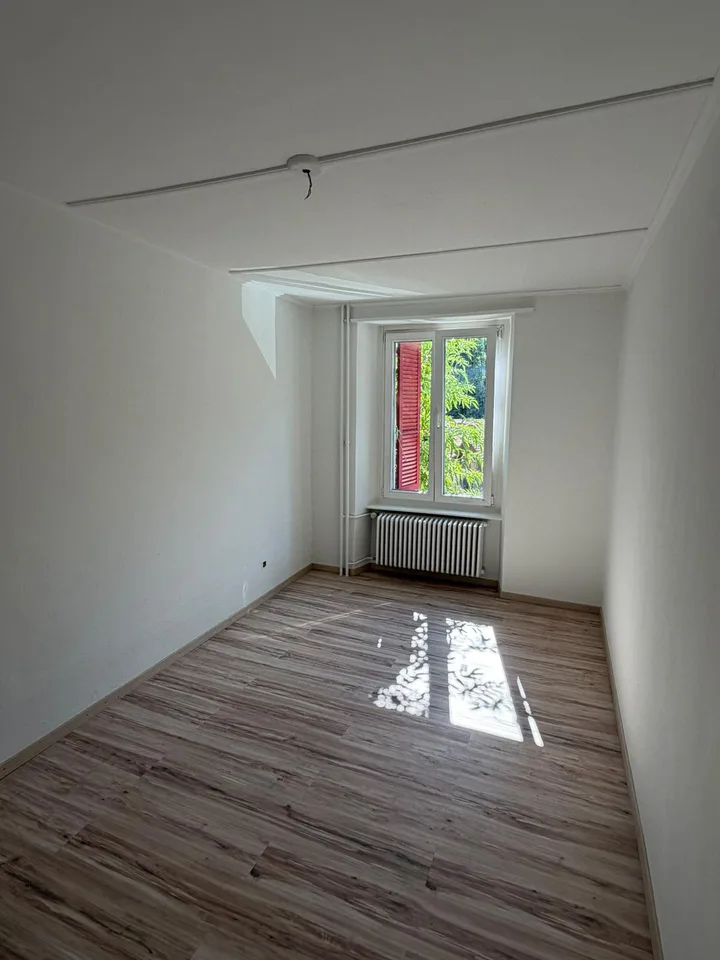 Ein Monat kostenlos! 4-Zimmer-Wohnung in Perrefitte (BE) – Foto 7 von 13