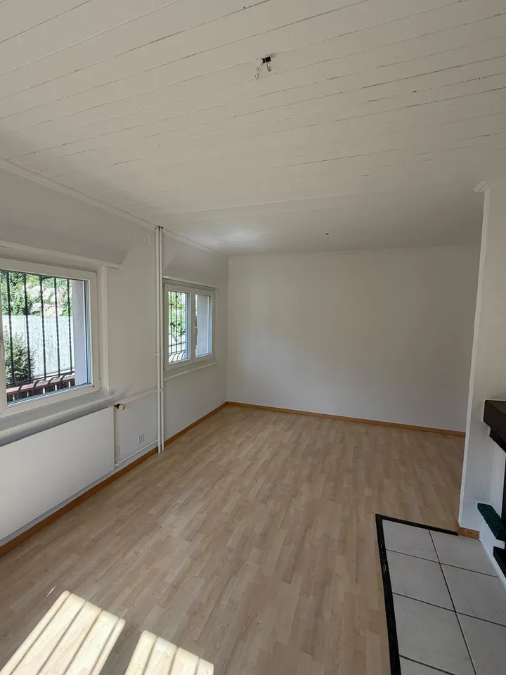 Ein Monat kostenlos! 4-Zimmer-Wohnung in Perrefitte (BE) – Foto 5 von 13