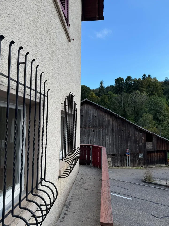 Ein Monat kostenlos! 4-Zimmer-Wohnung in Perrefitte (BE) – Foto 3 von 13