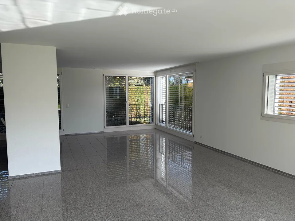 5.5 Zimmer Gartenwohnung in Unterägeri – Foto 2 von 17