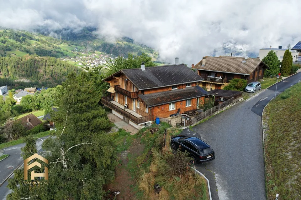 Chalet ristrutturato parzialmente con 4 unità abitative in vendita a Bürchen – foto 2 di 13