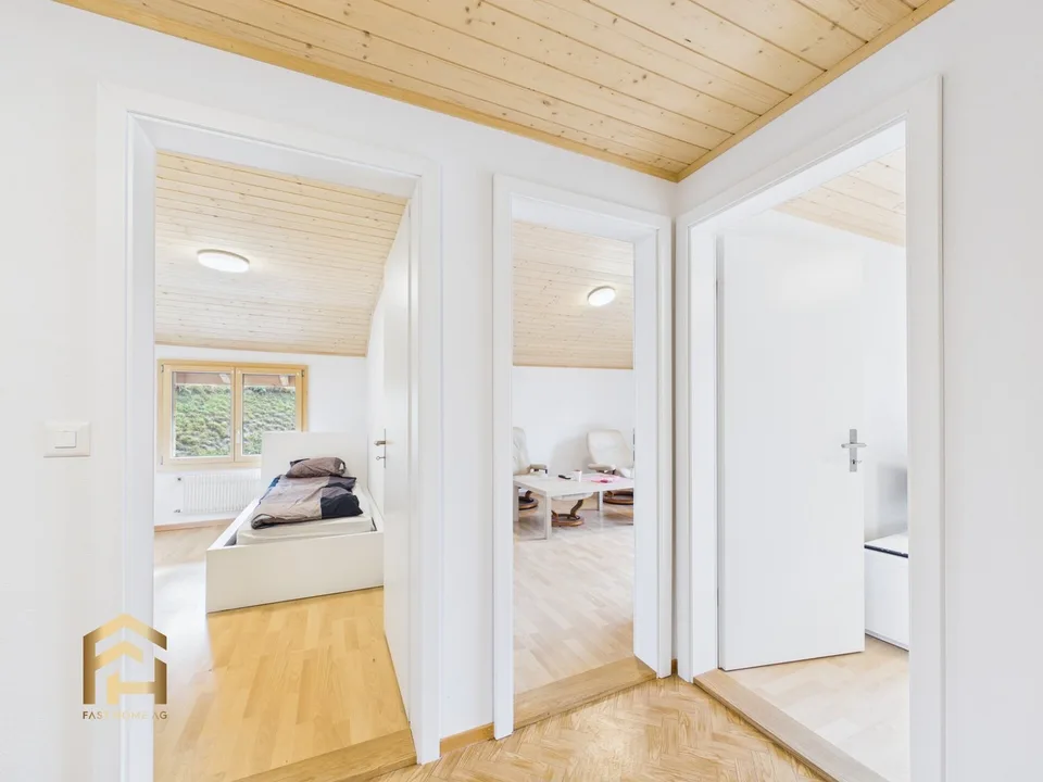 Chalet ristrutturato parzialmente con 4 unità abitative in vendita a Bürchen – foto 12 di 13