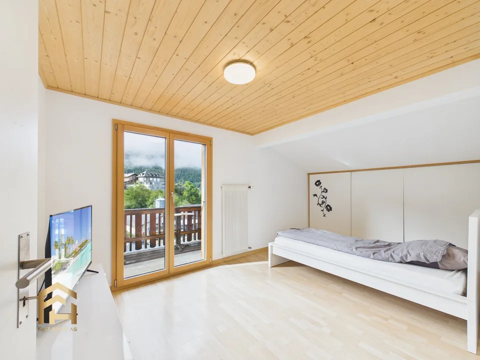 Chalet ristrutturato parzialmente con 4 unità abitative in vendita a Bürchen – foto 11 di 13