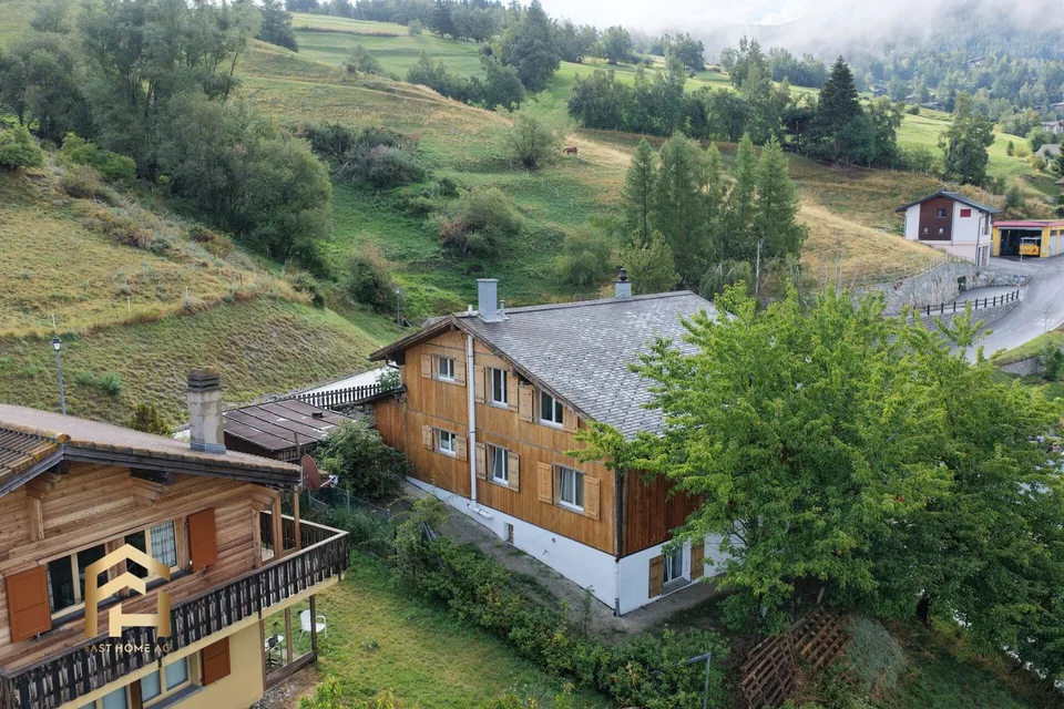 Chalet ristrutturato parzialmente con 4 unità abitative in vendita a Bürchen – foto 4 di 13
