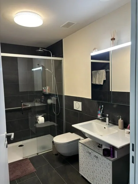 Gemütliche 2.5 Zimmerwohnung an top Lage – Foto 2 von 8
