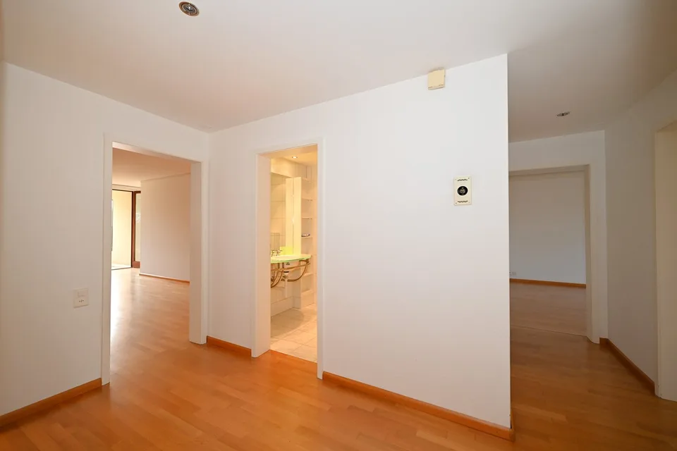 Gepflegte 5.5-Zimmer-Wohnung mit Fernsicht im Baurecht auf dem Bruderholz – Foto 13 von 20