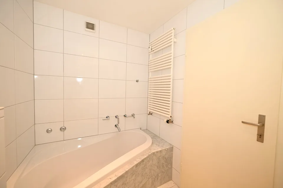 Gepflegte 5.5-Zimmer-Wohnung mit Fernsicht im Baurecht auf dem Bruderholz – Foto 12 von 20