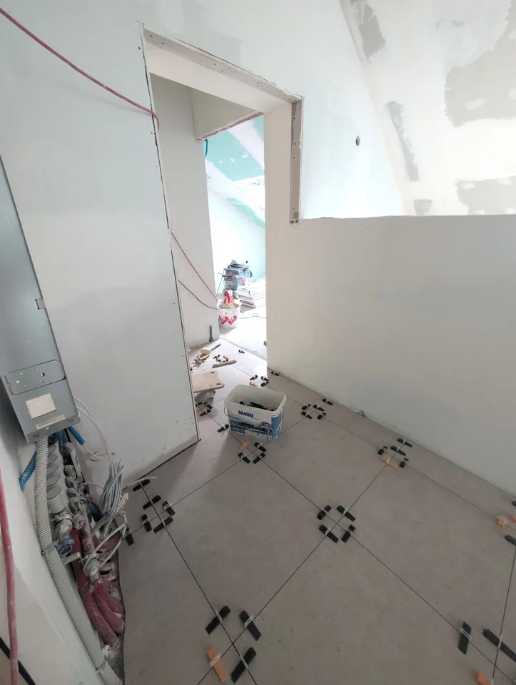 Einzigartige Promotion! 3 Apartments mit 2 Zimmern 1/2 NEU, zur Miete im Herzen von Riddes! – Foto 2 von 11