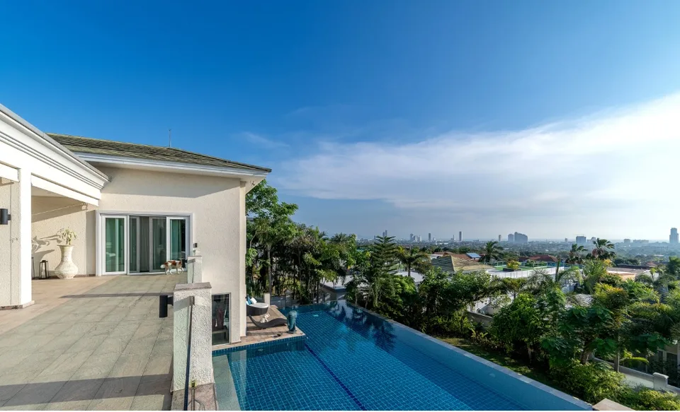 Traumhafte Villa an Top-Lage in Pattaya, Thailand – Foto 7 von 21