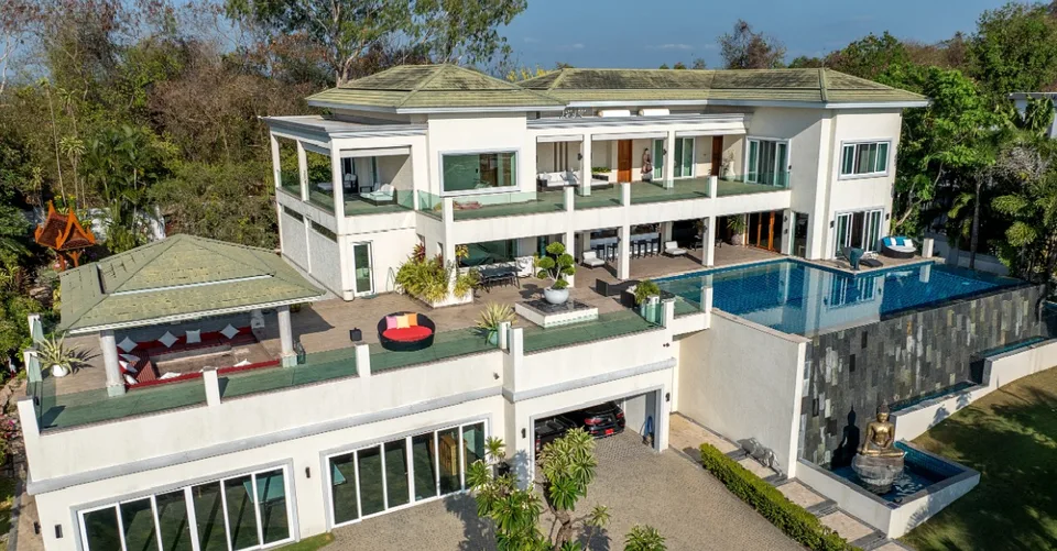 Traumhafte Villa an Top-Lage in Pattaya, Thailand – Foto 2 von 21