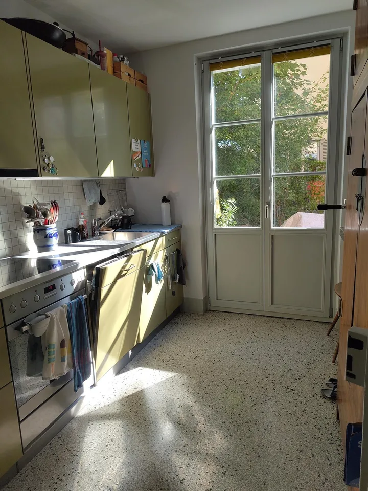 2 ZI-WOHNUNG IN BERN - MATTENHOF, MÖBLIERT, TEMPORÄR – foto 3 di 5