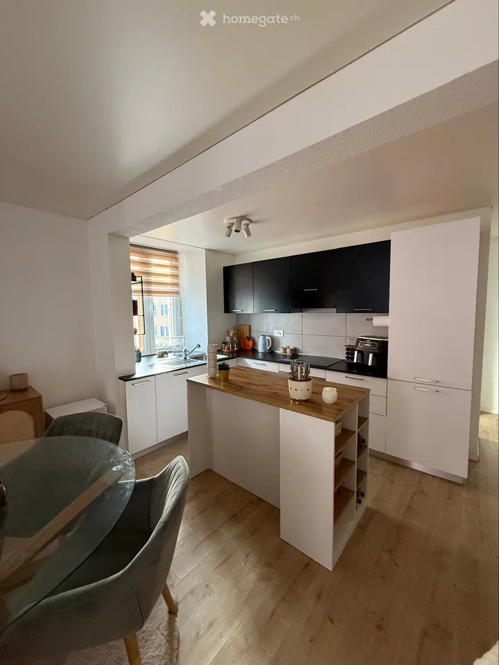 Wohnung 3,5 Zimmer in La Chaux-de-Fonds Mit Garage – Foto 2 von 5