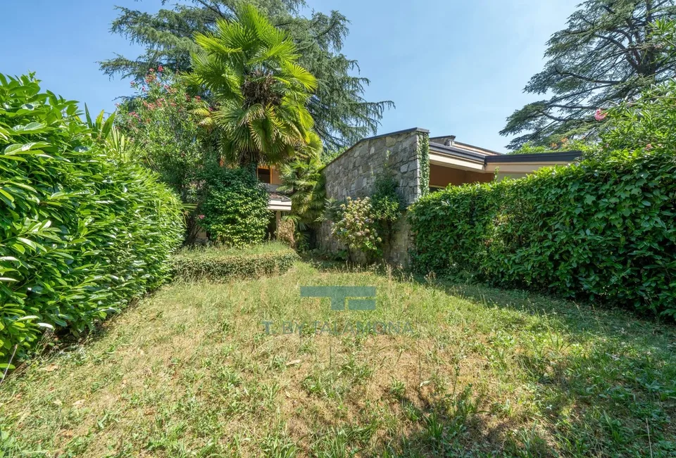 Row house with garden and terrace in Parco Hermitage – photo 12 of 13