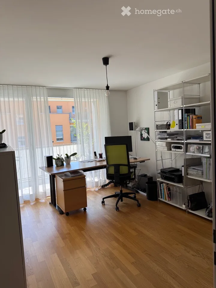 Vivere con vista: appartamento spazioso 4.5 locali con due balconi a Glarus – foto 11 di 13