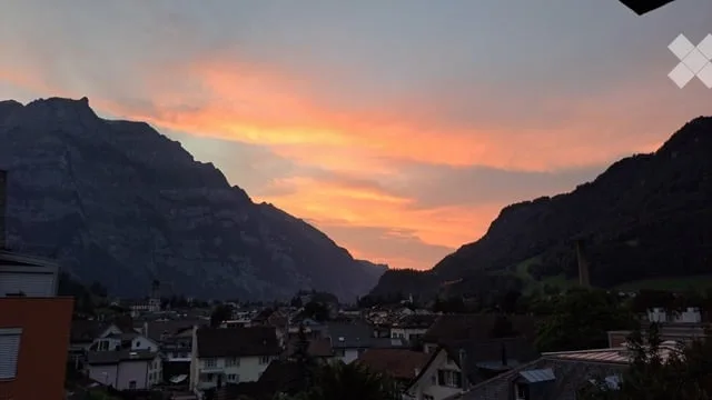 Vivere con vista: appartamento spazioso 4.5 locali con due balconi a Glarus – foto 5 di 13