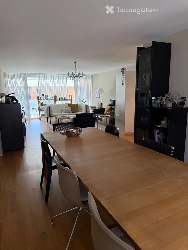 Vivere con vista: appartamento spazioso 4.5 locali con due balconi a Glarus – foto 7 di 13