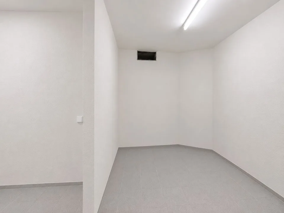 Espace commercial attractif dans un excellent emplacement central à Kaisten – photo 11 sur 16