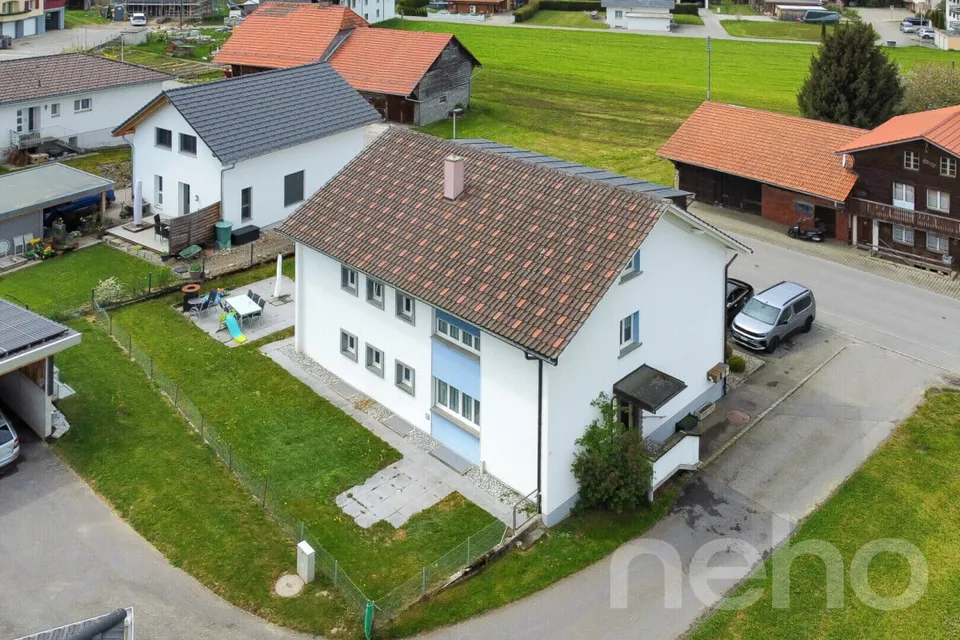 Mehrfamilienhaus im grünen Plasselb – Foto 8 von 12