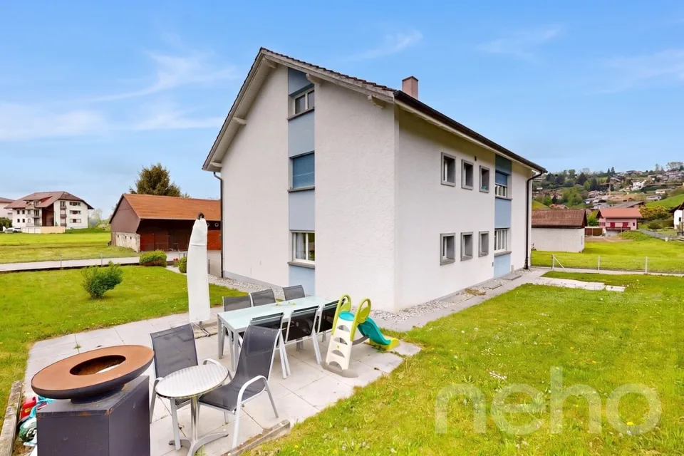 Mehrfamilienhaus im grünen Plasselb – Foto 2 von 12